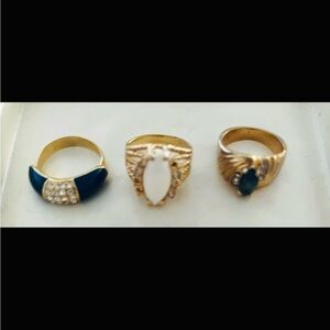 Elegant Gold and White Women's Ring